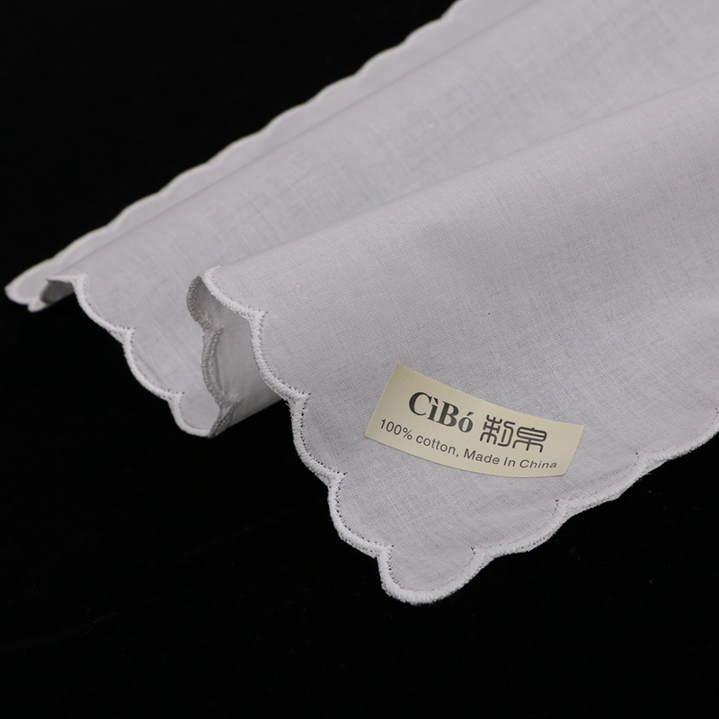 Monogrammed Handkerchief - A011 ホワイトコットンシェルエッジハンカチ 12 枚入り 刺繍可能、印刷可能、パーソナライズされた招待状、新郎、花嫁、母へのギフトに最適