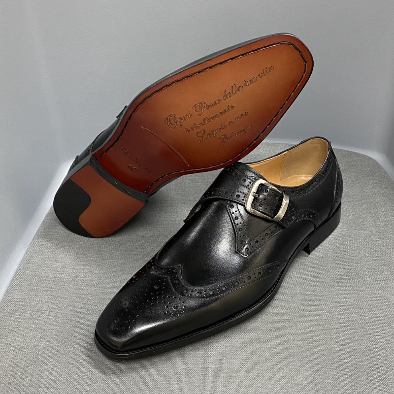メンズカジュアルシューズ彫刻革シングルシューズファッション中 - Men Formal Wear Design のレビューと価格