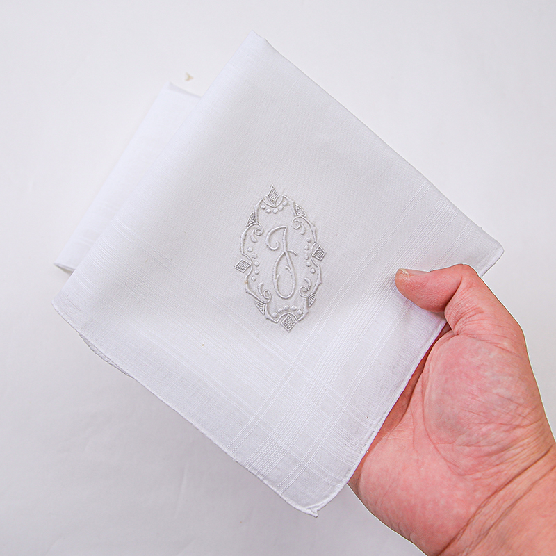 エレガントな純粋なリネンハンカチ、手描きの刺ogramモノグ - Monogrammed Handkerchief のレビューと価格